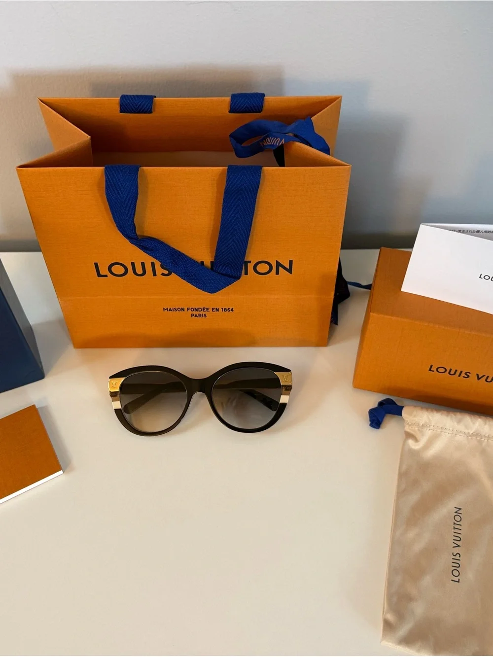 Louis Vuitton Petite Soupçon Cat Eye Sunglasses, Model# Z1857W